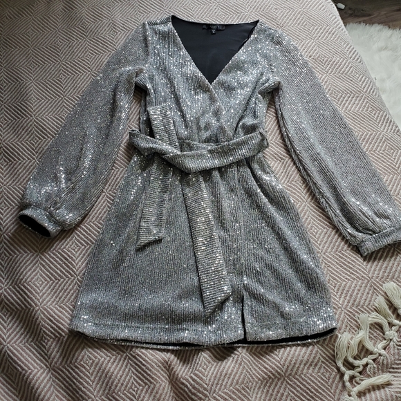 Dynamite - V Neck Sequin Wrap Dress - Picture 5 of 11